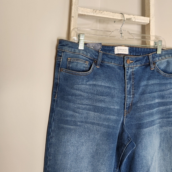 Crown & Ivy Jeans NWT womens size 14 wide leg stretch denim Sutton wash - Picture 2 of 7